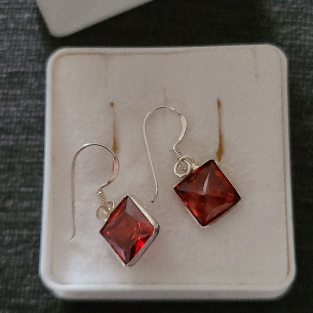 Earrings - Picture 3 of 3